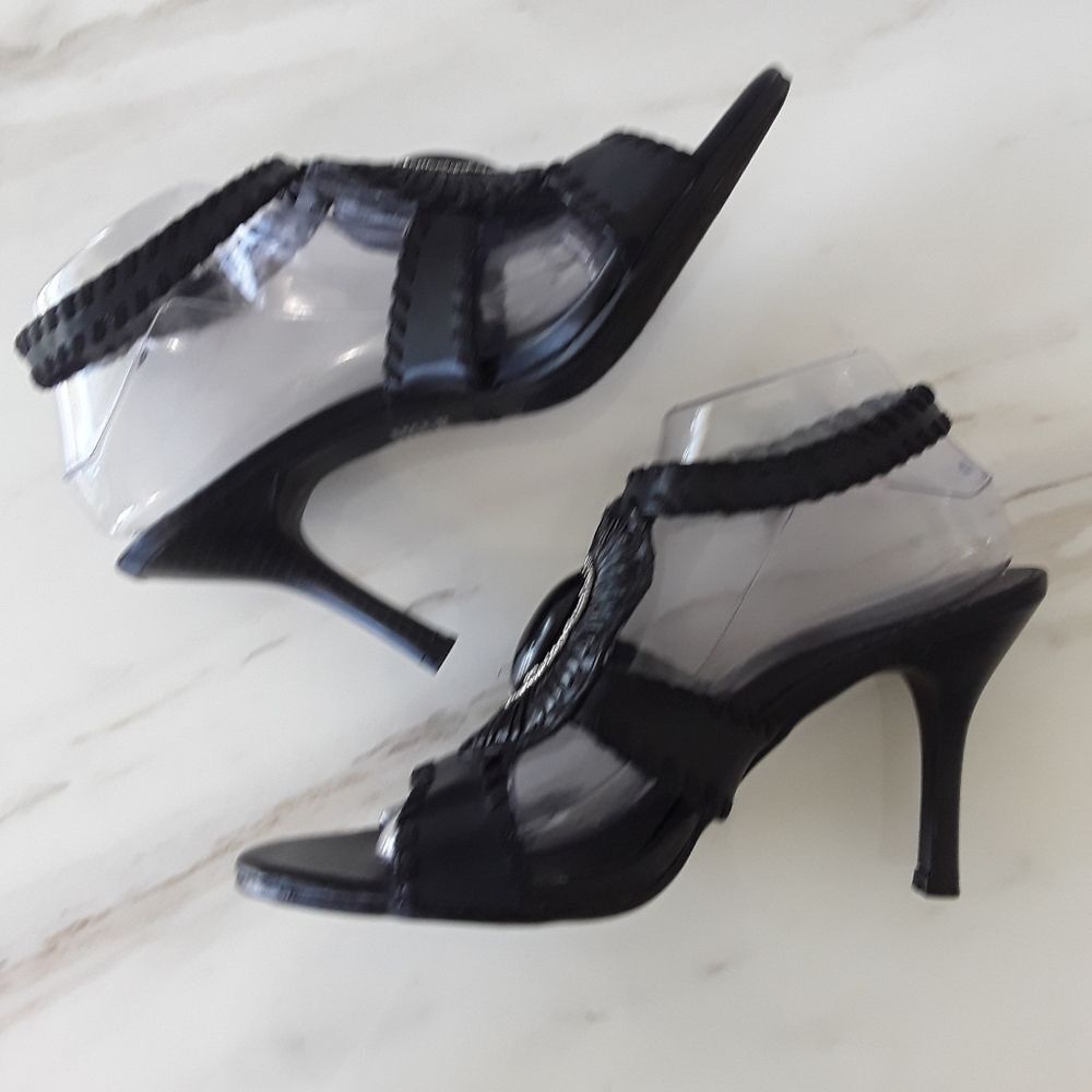 RAMPAGE BEJEWELED ANKLE STRAP SANDALS SZ 9.5